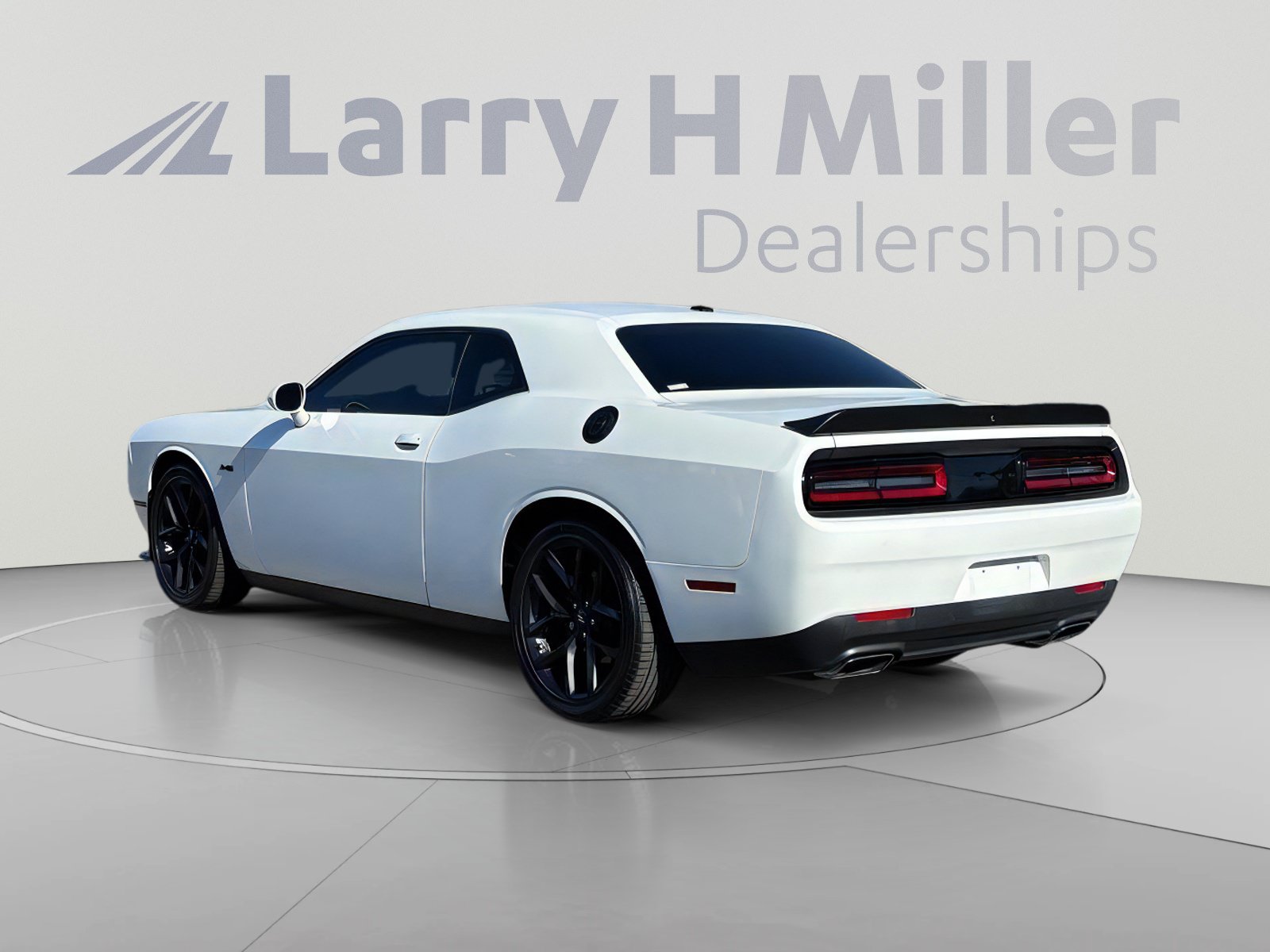 Used 2023 Dodge Challenger R/T w/ Blacktop Package RWD image 4