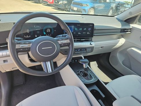 Used 2025 Hyundai Kona SEL FWD image 16