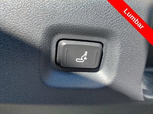 Used 2025 Toyota Tacoma TRD Off-Road AWD/4WD image 18