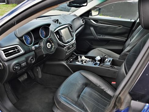 Used 2016 Maserati Ghibli RWD image 13