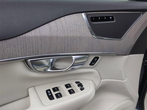 New 2025 Volvo XC90 B6 Plus w/ Protection Package Premier image 19