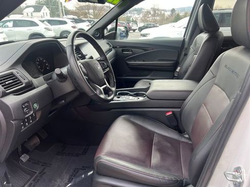 Used 2025 Honda Ridgeline Black Edition image 18
