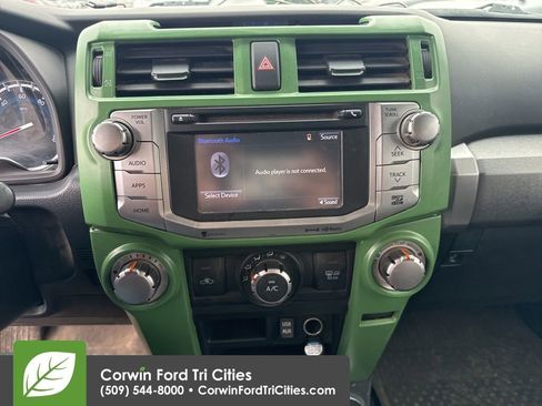 Used 2017 Toyota 4Runner SR5 Premium image 4