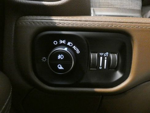 Used 2021 RAM 2500 Limited AWD/4WD image 21