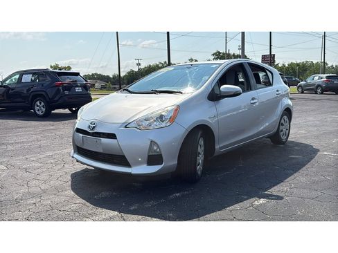 Used 2014 Toyota Prius C One FWD image 3