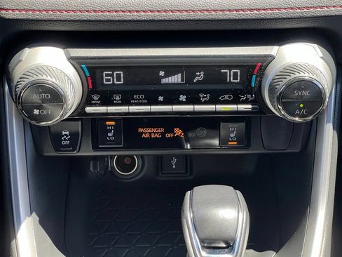 Used 2021 Toyota RAV4 SE AWD/4WD image 19