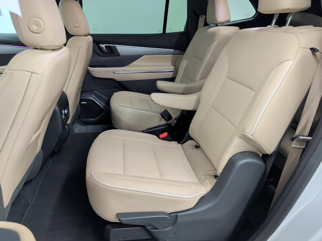 Used 2026 Buick Enclave Preferred FWD image 27