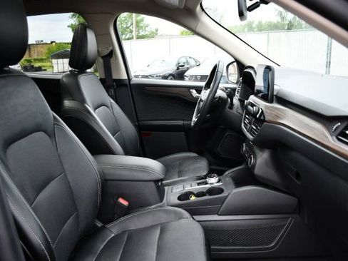Used 2020 Ford Escape Titanium AWD/4WD image 30