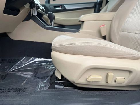 Used 2019 Subaru Outback 2.5i Premium AWD/4WD image 17