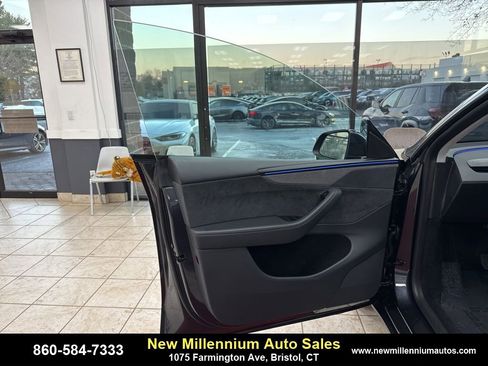 Used 2026 Tesla Model Y Long Range image 8