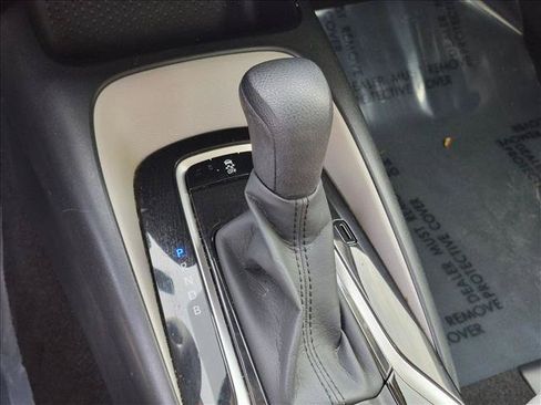 Used 2022 Toyota Corolla LE FWD image 11