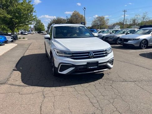 Used 2023 Volkswagen Tiguan SE AWD/4WD image 25