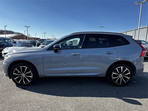 Used 2024 Volvo XC60 B5 Plus image 8