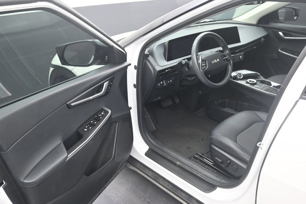 Used 2024 Kia EV6 Light RWD image 10
