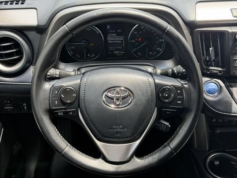 Used 2018 Toyota RAV4 Limited w/ Advanced Technology Package AWD/4WD image 11