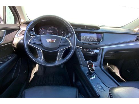Used 2018 Cadillac XT5 Luxury w/ Driver Awareness Package image 5