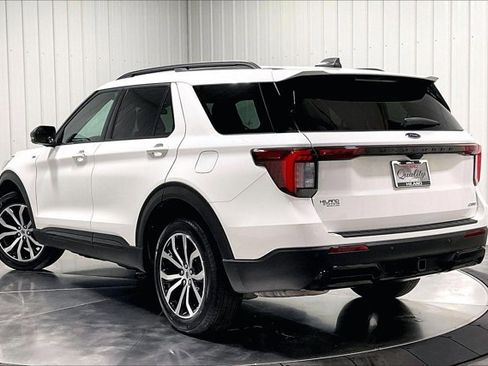 Used 2025 Ford Explorer ST-Line image 12