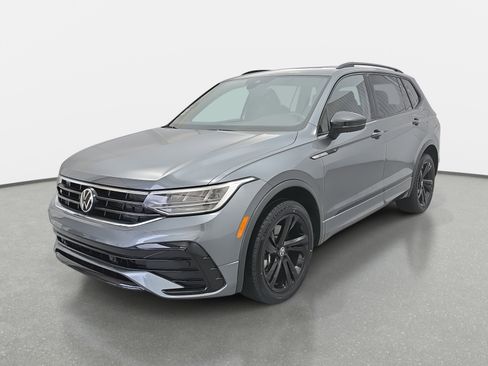 Certified 2023 Volkswagen Tiguan SE R-Line image 7