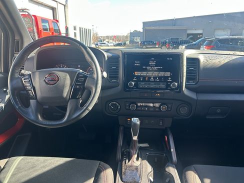 Used 2022 Nissan Frontier PRO-4X image 12