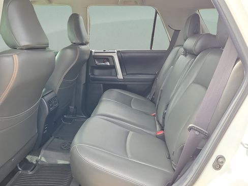 Used 2019 Toyota 4Runner SR5 AWD/4WD image 11