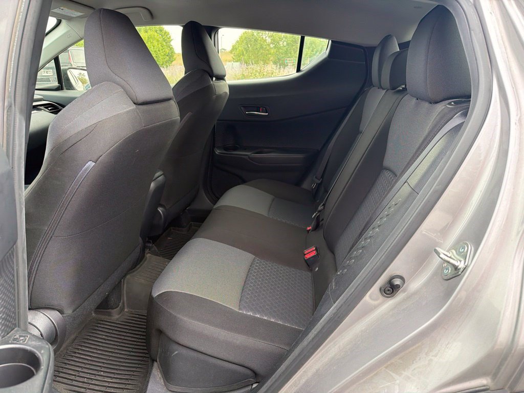 Used 2020 Toyota C-HR LE FWD image 11