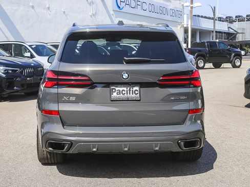 Used 2026 BMW X5 sDrive40i w/ M Sport Package RWD image 5