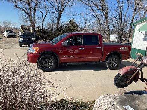 Used 2015 Nissan Titan PRO-4X w/ Pro-4x Luxury Package image 6