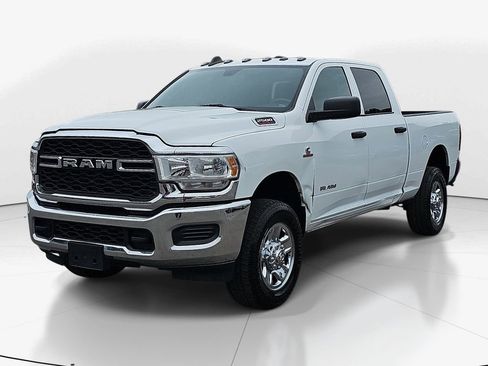 Used 2022 RAM 2500 Tradesman w/ Chrome Appearance Group AWD/4WD image 11