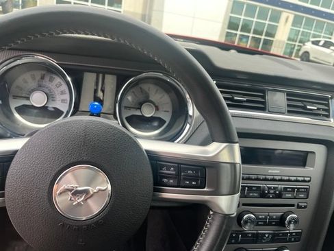 Used 2011 Ford Mustang GT Premium w/ Comfort Pkg RWD image 8