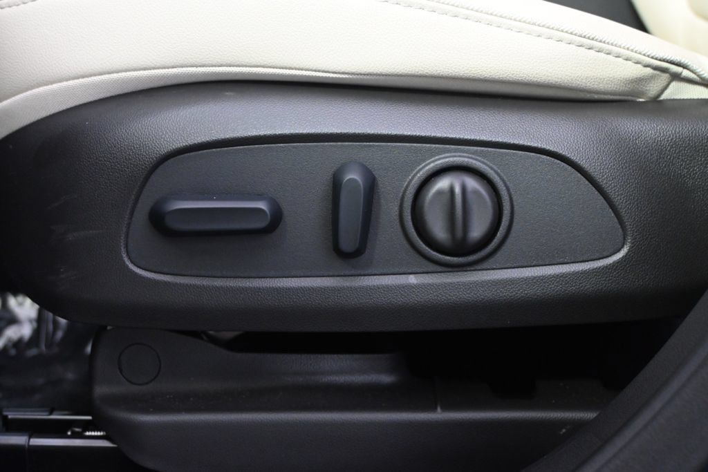 Used 2025 Buick Encore GX Sport Touring w/ Advanced Technology Package AWD/4WD image 14