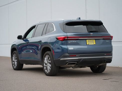 Used 2025 Buick Enclave Preferred AWD/4WD image 5