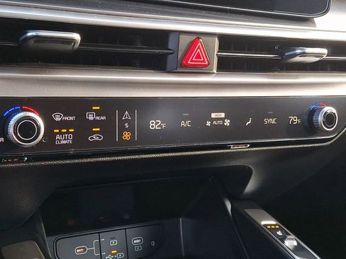 New 2026 Kia Sorento S FWD image 10