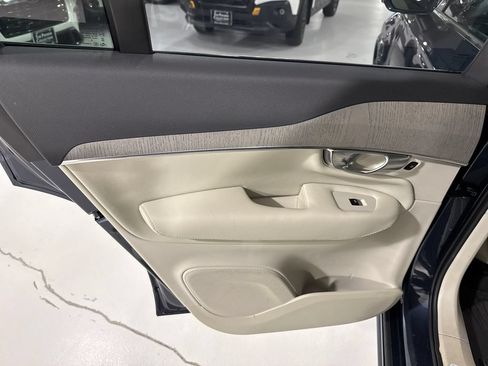 Certified 2025 Volvo XC90 B6 Plus AWD/4WD image 21