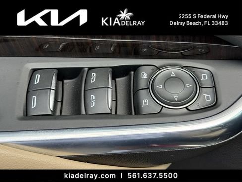 Used 2024 Cadillac XT4 Premium Luxury w/ Cold Weather Package FWD image 17