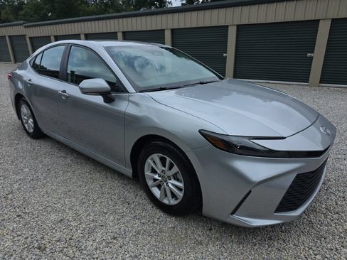Used 2025 Toyota Camry LE FWD image 8