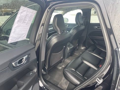 Used 2023 Volvo XC60 B5 Core w/ Climate Package image 8