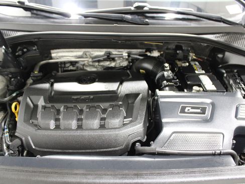 Used 2021 Volkswagen Tiguan SEL Premium R-Line image 41