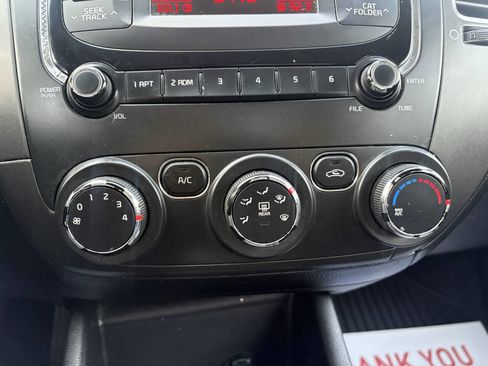 Used 2017 Kia Forte LX image 10