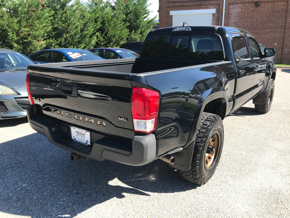 Used 2017 Toyota Tacoma SR5 AWD/4WD image 7