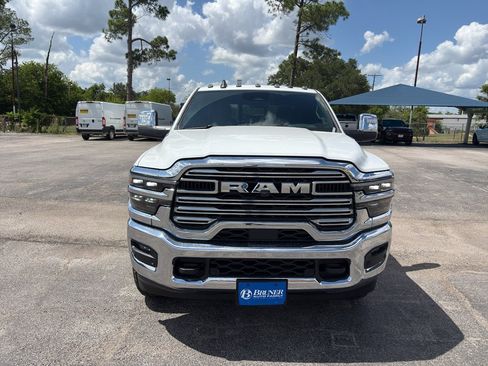 New 2026 RAM 2500 Laramie AWD/4WD image 2