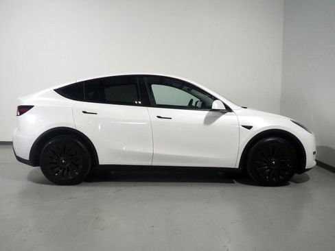 Used 2023 Tesla Model Y Long Range AWD/4WD image 6