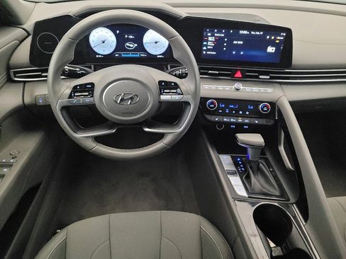 Used 2023 Hyundai Elantra SEL w/ Convenience Package image 22