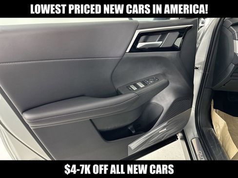 New 2024 Mitsubishi Outlander SE image 21