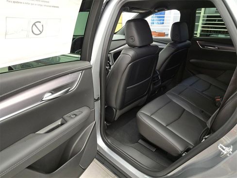 New 2025 Cadillac XT5 Luxury image 15