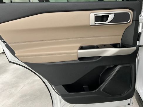 Used 2024 Ford Explorer XLT w/ Equipment Group 202A image 16