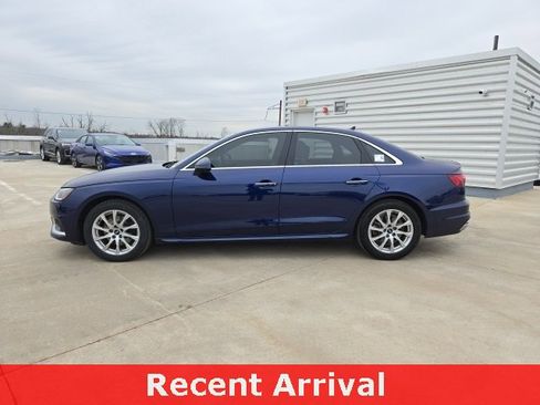 Used 2023 Audi A4 2.0T Premium w/ Convenience Package image 2