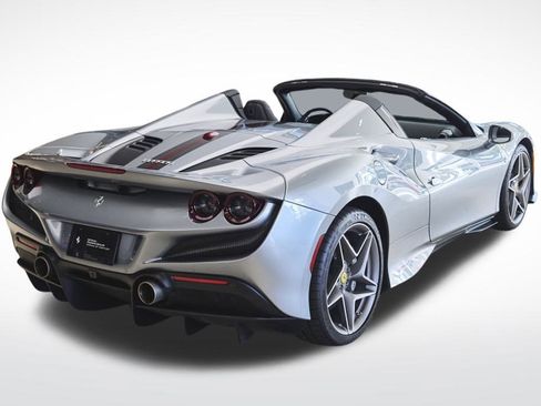 Used 2023 Ferrari F8 Tributo image 5