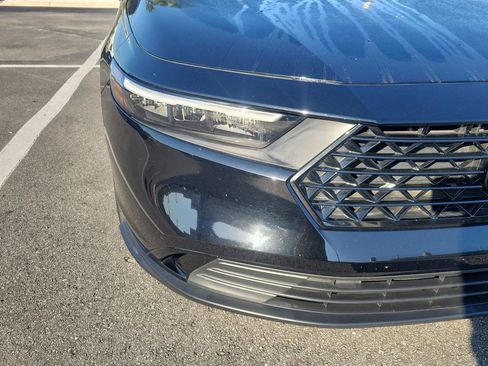 Used 2023 Honda Accord EX image 9