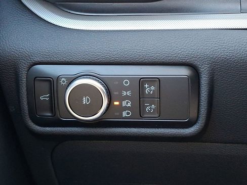 Used 2023 Ford Explorer XLT w/ Equipment Group 202A image 24