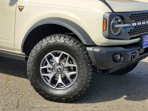 Certified 2025 Ford Bronco Badlands image 6